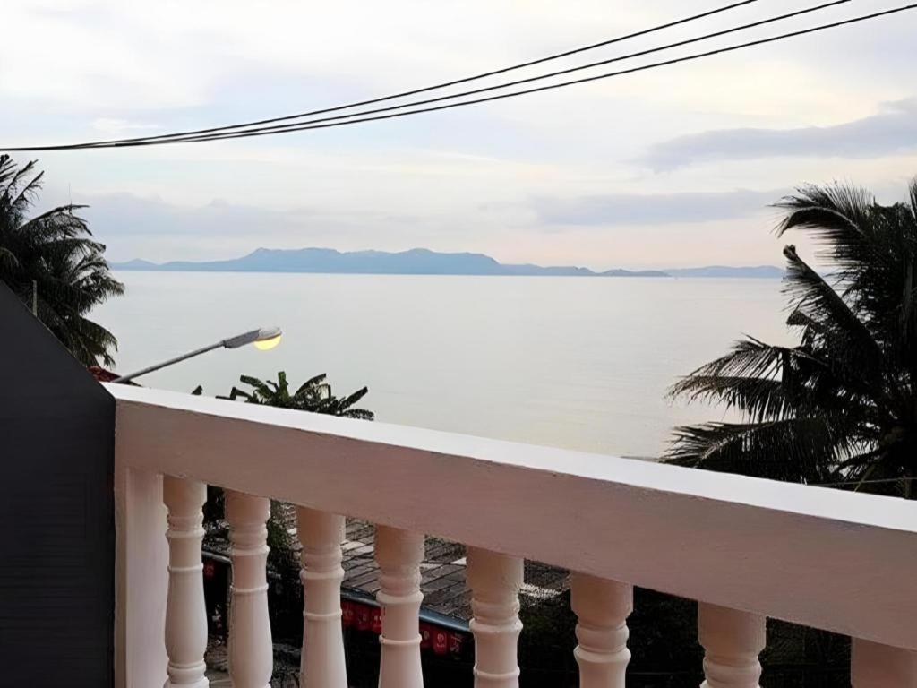Sea Falcon On The Water Na Chom Thian Luaran gambar
